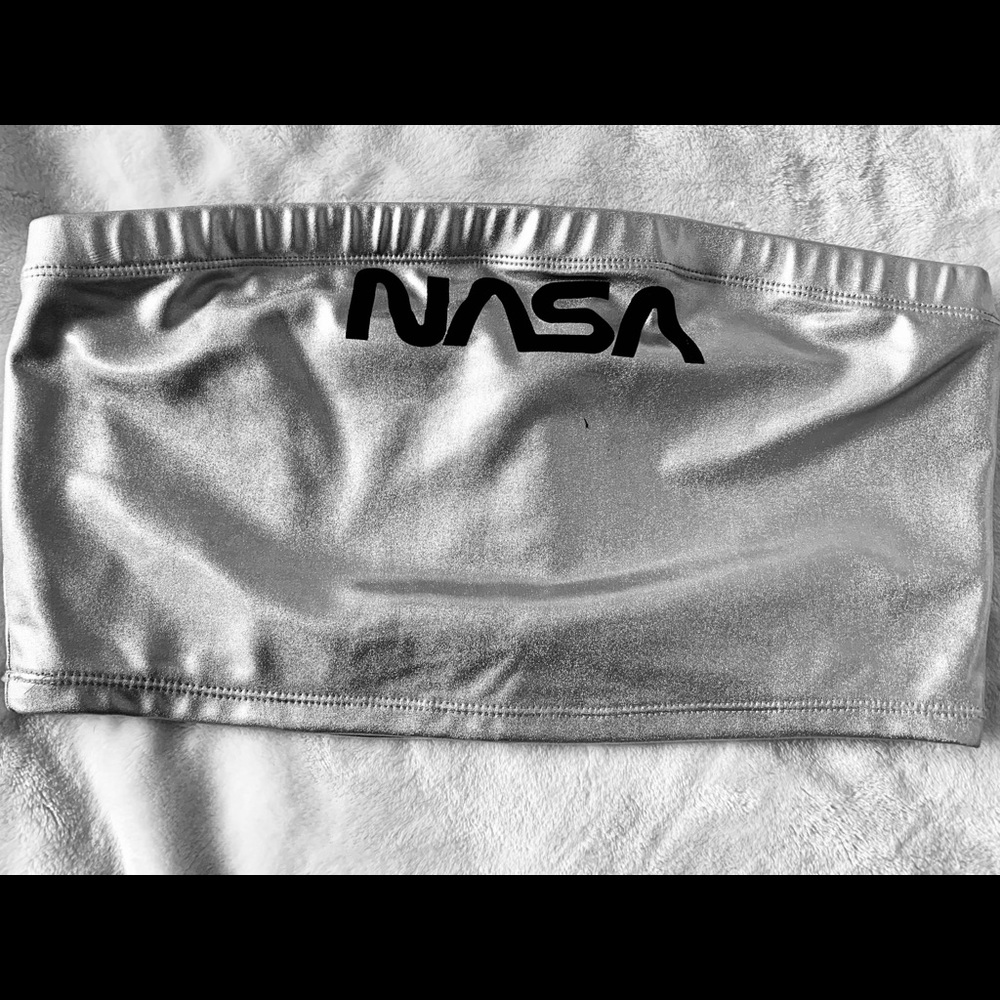 Forever 21 NASA Silver crop top 🤍